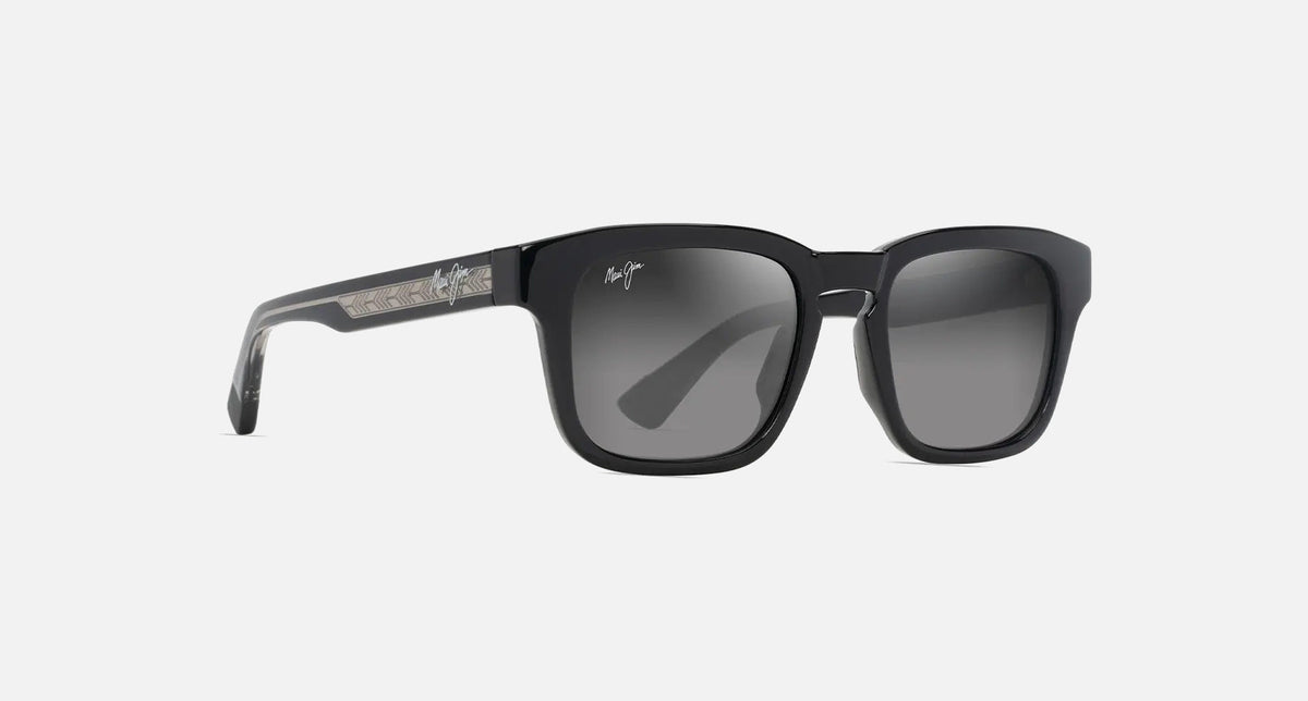MJ0643S / Shiny Black w in Trans Light Grey / Neutral Grey (GS643-14) / 52-20-145 / quarter angle
