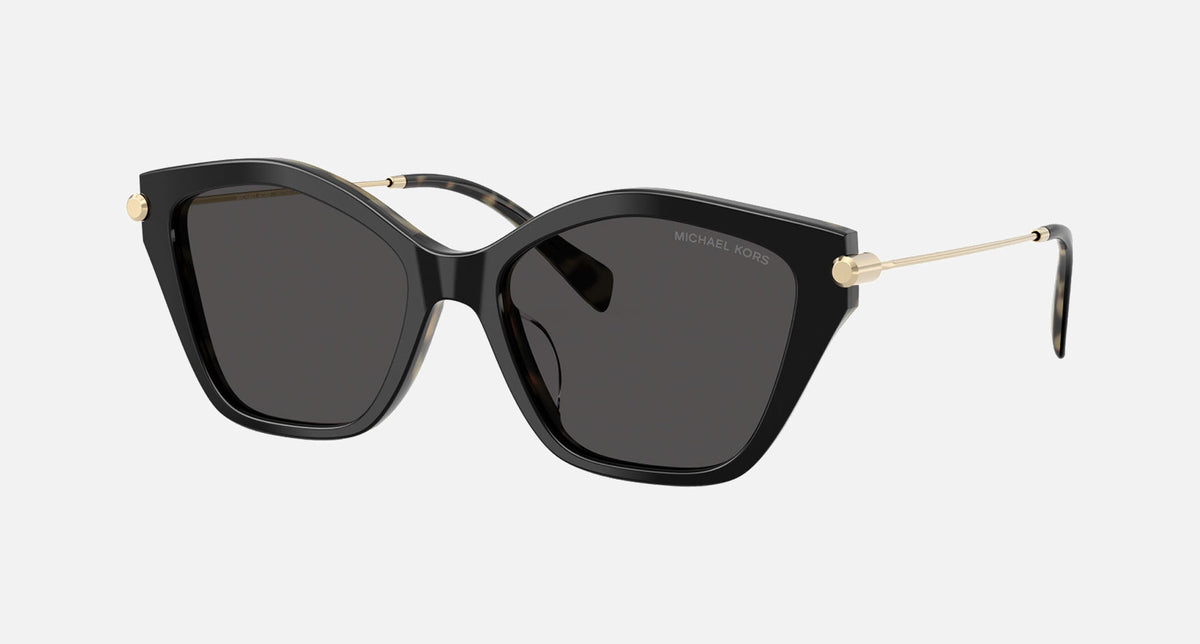 MK2246U Catskills / Black (395087) / 52-17-140 / Primary three-quarter angle