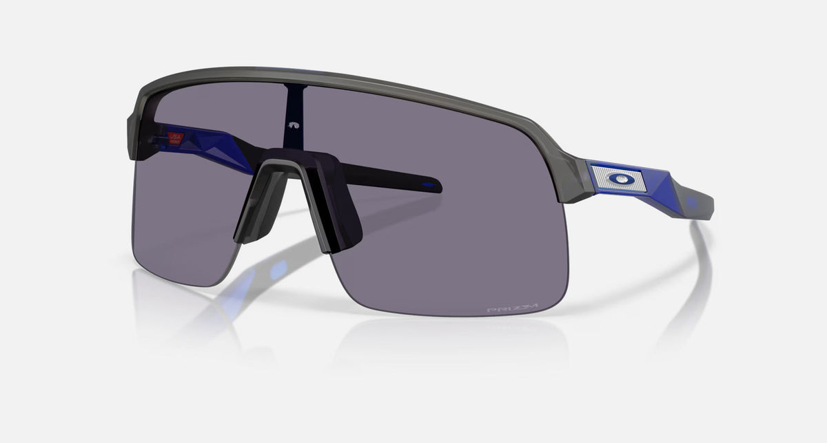 OO9463 / Matte Grey Smoke / Not specified (69) / 39-139-138