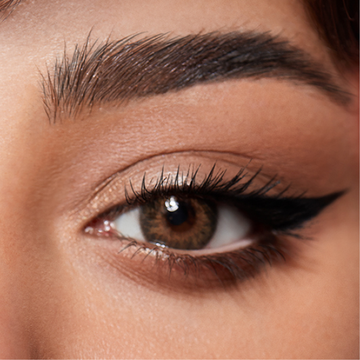 Amara Celebrity Edition Deserto contact lens