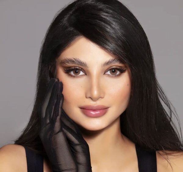 Amara Celebrity Edition Reemy contact lens