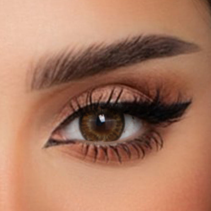 Amara Celebrity Edition Tiger Eyes contact lens