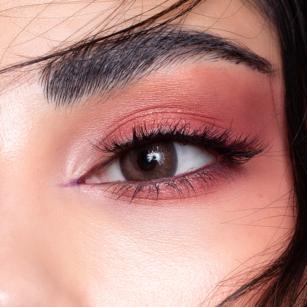 Amara Celebrity Edition Tan contact lens model