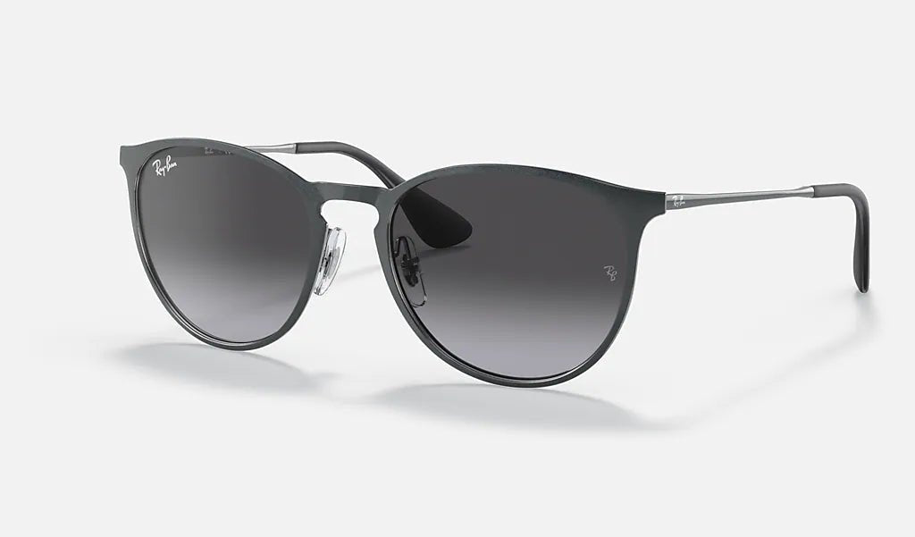 0RB3539 Ray-Ban® / Black/Light Grey Gradient Dark Grey (002/8G) / 54-19-145